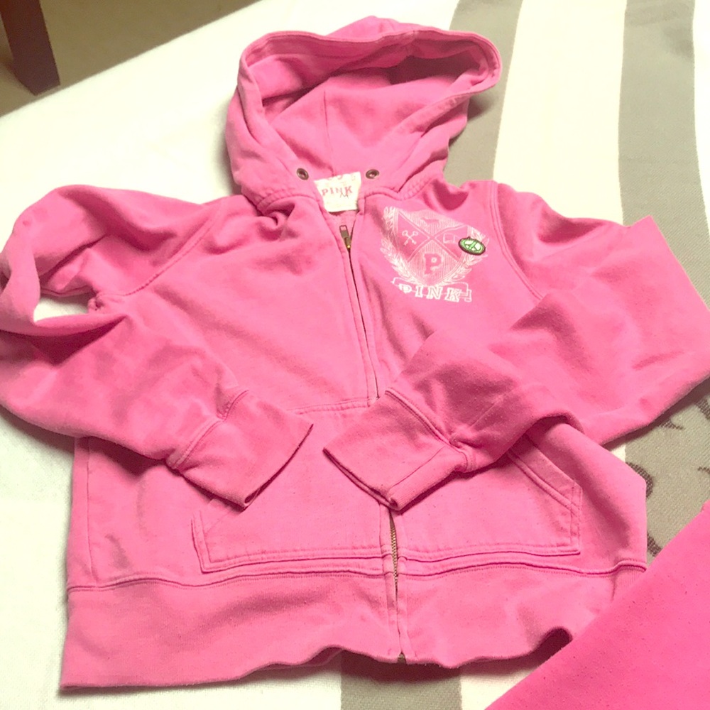 PINK VS TRUSTEE OUTFIT
